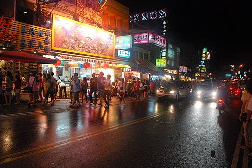 【恆春旅遊】墾丁第二天: 小杜包子, 民宿, 白沙灣玩水, 墾丁大街 【恆春旅遊】墾丁第二天: 小杜包子, 民宿, 白沙灣玩水, 墾丁大街